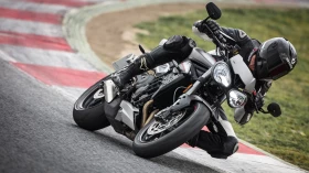 street triple rs