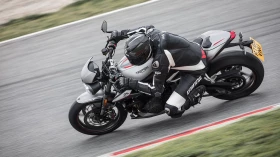 street triple rs